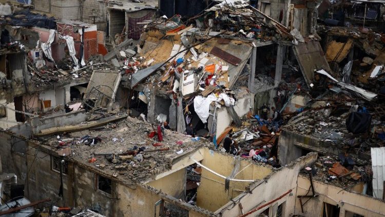 Francisco pide un alto el fuego humanitario inmediato en Gaza Francisco pide un alto el fuego humanitario inmediato en Gaza