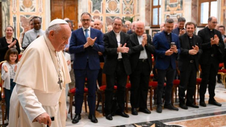 El Papa: que la Biblia sea cada vez más patrimonio de todos El Papa: que la Biblia sea cada vez más patrimonio de todos