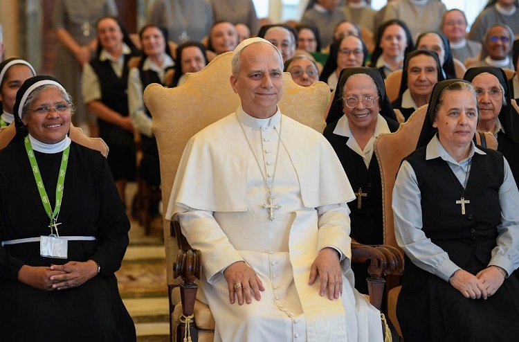 El Papa recuerda a las religiosas el papel irreemplazable de la familia