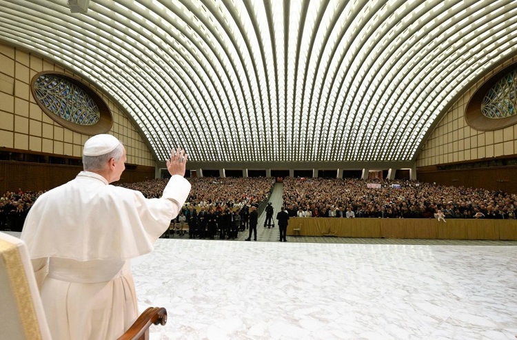 El Papa recuerda que 'somos hijos amados de Dios, creados a su imagen'