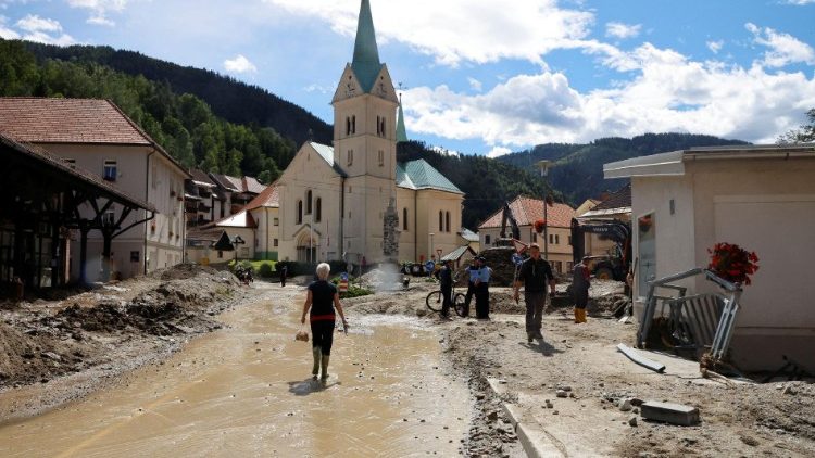 El Papa reza por los afectados por los devastadores desastres naturales en Eslovenia y Georgia El Papa reza por los afectados por los devastadores desastres naturales en Eslovenia y Georgia