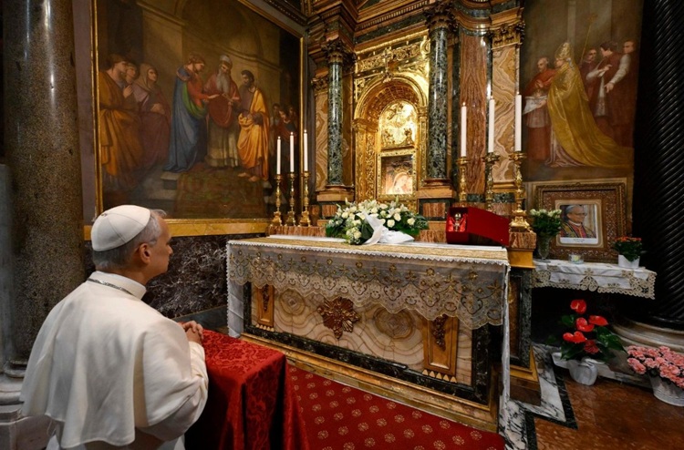 El Papa sale por primera vez del Vaticano para visitar un santuario mariano