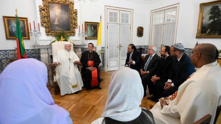 El Papa se reunió con referentes de los distintos credos que celebran su integración en la JMJ El Papa se reunió con referentes de los distintos credos que celebran su integración en la JMJ