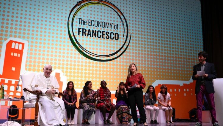El Papa señala el camino para una economía inclusiva y solidaria El Papa señala el camino para una economía inclusiva y solidaria