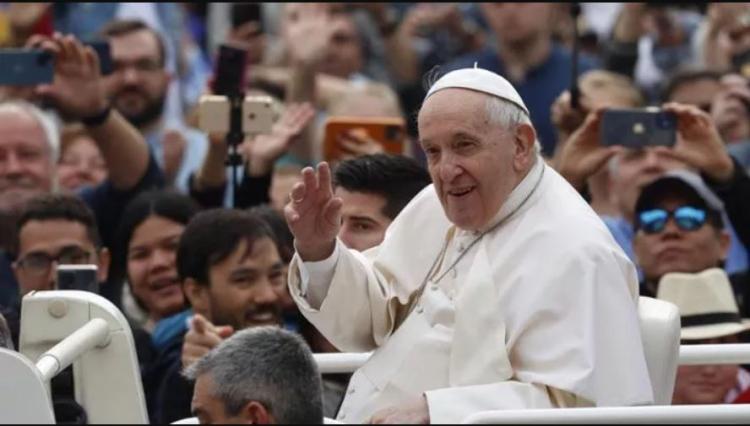 El Papa reiteró su disponibilidad para mediar por la paz en Ucrania El Papa reiteró su disponibilidad para mediar por la paz en Ucrania