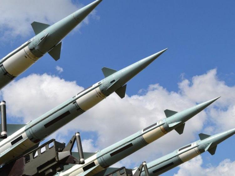 El Vaticano advierte sobre el riesgo de las armas nucleares y llama a detener la guerra. El Vaticano advierte sobre el riesgo de las armas nucleares y llama a detener la guerra.