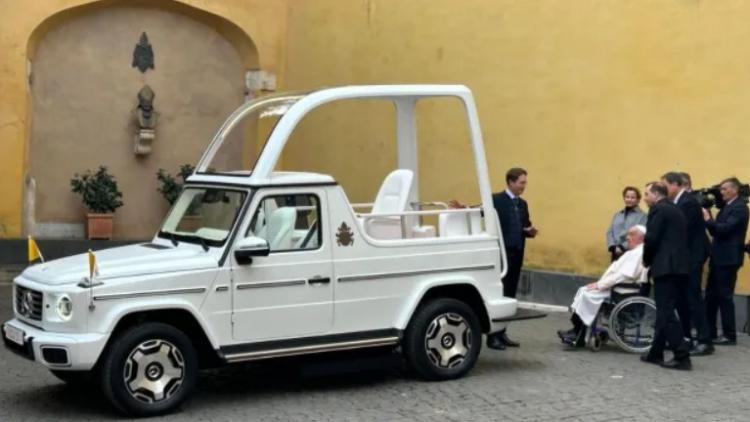 El Vaticano incorpora 14 nuevos vehículos 'verdes' a su flota El Vaticano incorpora 14 nuevos vehículos 'verdes' a su flota