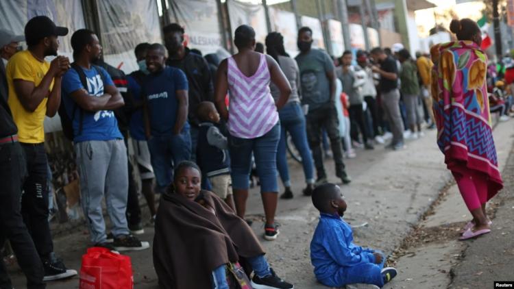 El Vaticano pide acabar con las actitudes negativas hacia los migrantes El Vaticano pide acabar con las actitudes negativas hacia los migrantes