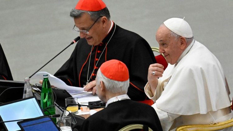 Informe de síntesis del Sínodo: una Iglesia que implica a todos Informe de síntesis del Sínodo: una Iglesia que implica a todos