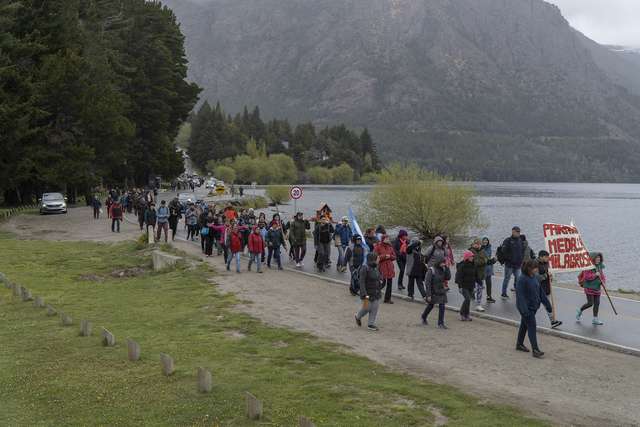 Emotiva muestra de devoción a la Virgen de las Nieves en Bariloche Emotiva muestra de devoción a la Virgen de las Nieves en Bariloche