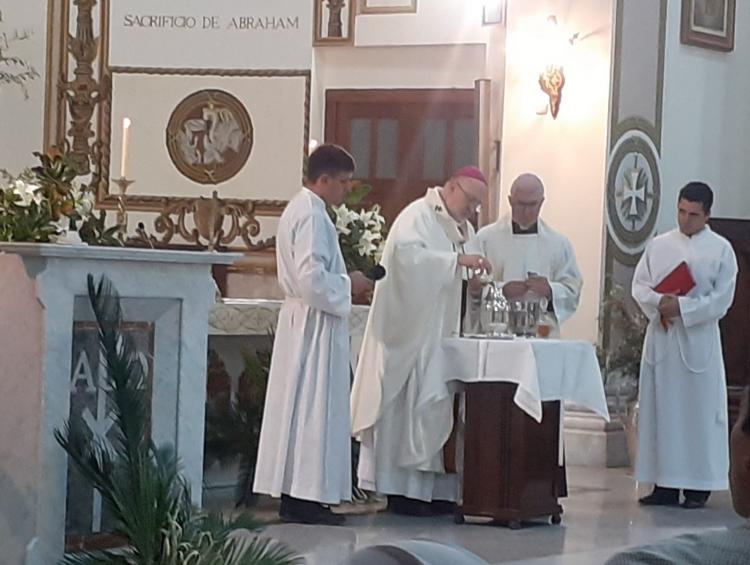 En la Misa Crismal, Mons. Azpiroz pidió que Dios 'nos abra a la entrega, a una generosa alegría' En la Misa Crismal, Mons. Azpiroz pidió que Dios 'nos abra a la entrega, a una generosa alegría'