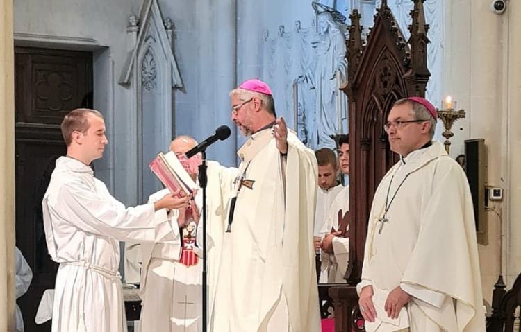 En la misa crismal, Mons. Scheinig pidió: 'Señor enséñanos a rezar' En la misa crismal, Mons. Scheinig pidió: 'Señor enséñanos a rezar'