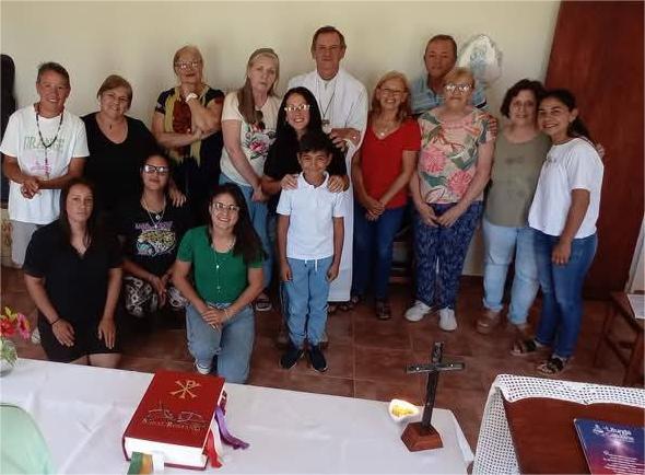 Mons. Canecín visitó la Fazenda de la Esperanza femenina Mons. Canecín visitó la Fazenda de la Esperanza femenina