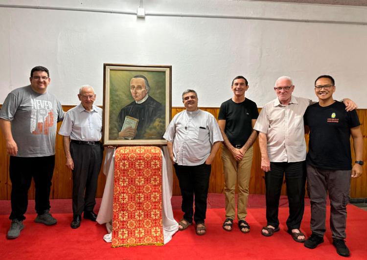 Encuentro de Mons. Margni con el superior general de Santa María Inmaculada Encuentro de Mons. Margni con el superior general de Santa María Inmaculada