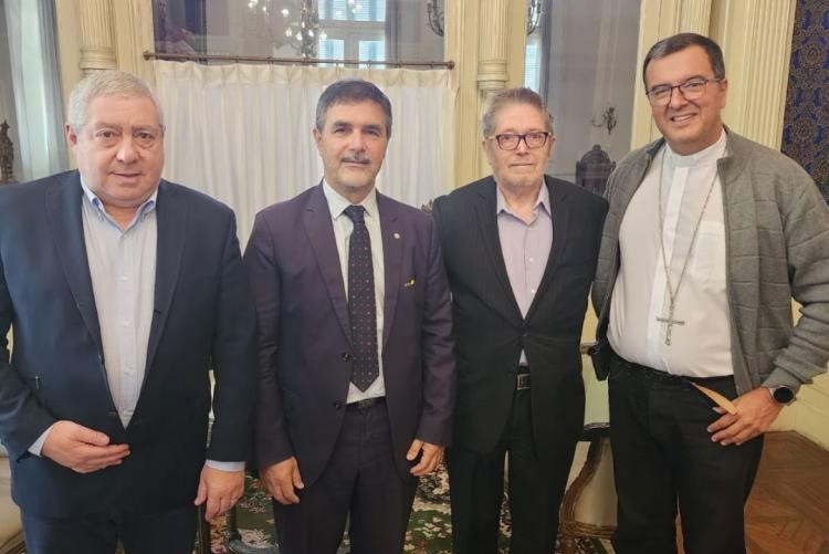 Encuentro entre autoridades de la DAIA y el arzobispo de La Plata Encuentro entre autoridades de la DAIA y el arzobispo de La Plata