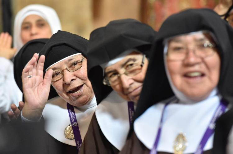 Entre varones y mujeres hay 834.724 personas consagradas Entre varones y mujeres hay 834.724 personas consagradas