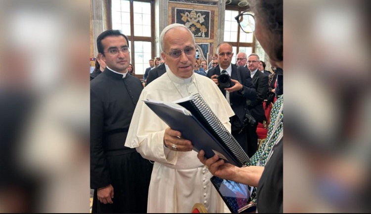 Entregan al Papa un Informe sobre la persecución religiosa en Nicaragua