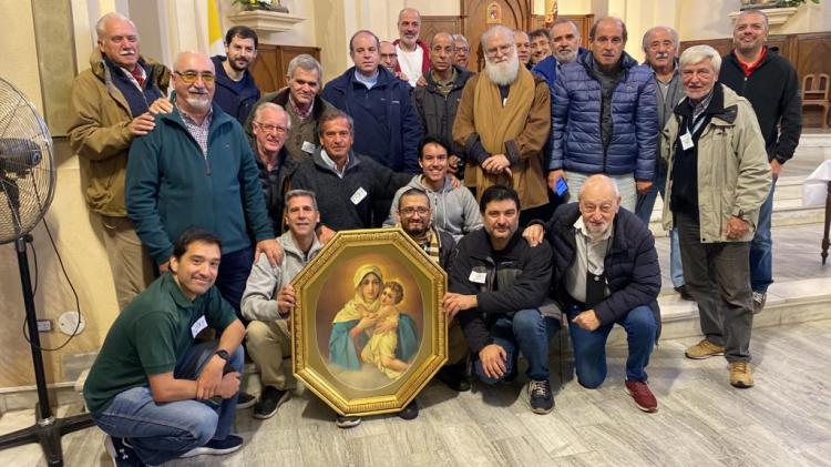 Entronizaron a la Virgen de Schoenstatt en la catedral de 9 de Julio Entronizaron a la Virgen de Schoenstatt en la catedral de 9 de Julio