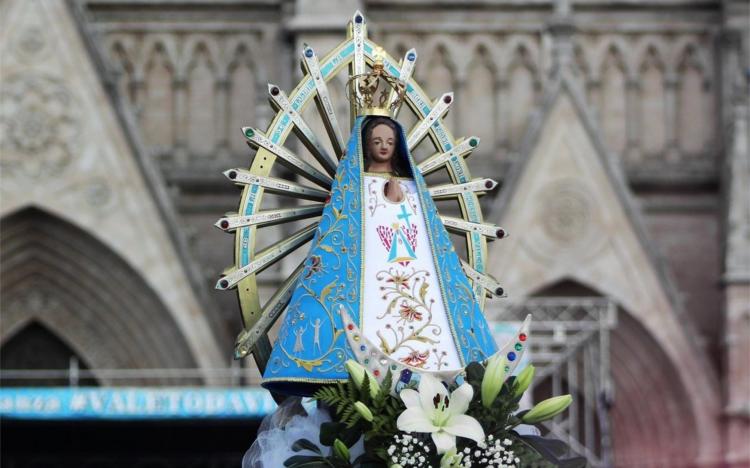 Episcopado: 'El pueblo argentino necesita de la caricia de María de Luján' Episcopado: 'El pueblo argentino necesita de la caricia de María de Luján'