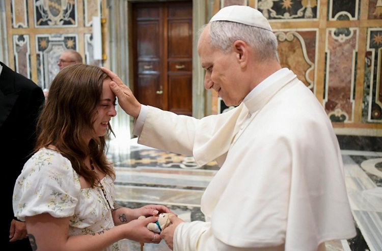 'Escuchen al corazón, donde Dios nos habla', aconsejó el Papa a jóvenes y profesores 'Escuchen al corazón, donde Dios nos habla', aconsejó el Papa a jóvenes y profesores