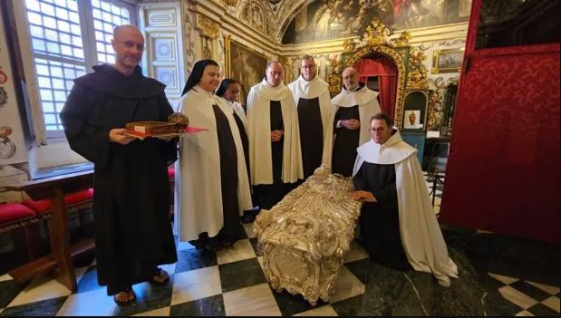 España: el cuerpo de santa Teresa pronto será expuesto a la veneración de los fieles. España: el cuerpo de santa Teresa pronto será expuesto a la veneración de los fieles.