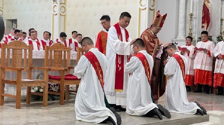 Esperanzador aumento de vocaciones sacerdotales en China