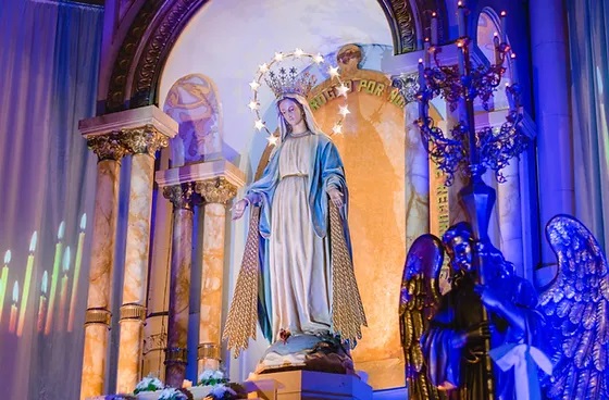 Fiesta patronal en el santuario porteño de la Medalla Milagrosa Fiesta patronal en el santuario porteño de la Medalla Milagrosa