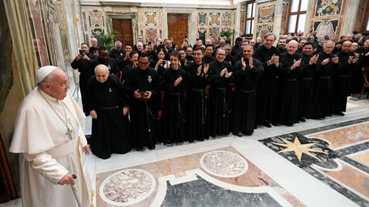Francisco, a los pasionistas: 'Anunciar a Cristo en los sufrimientos actuales' Francisco, a los pasionistas: 'Anunciar a Cristo en los sufrimientos actuales'