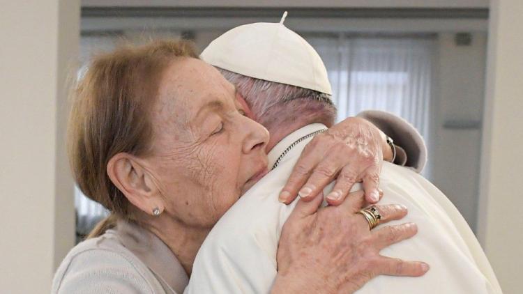 Francisco anima a la esperanza y a no perder la memoria del pasado Francisco anima a la esperanza y a no perder la memoria del pasado