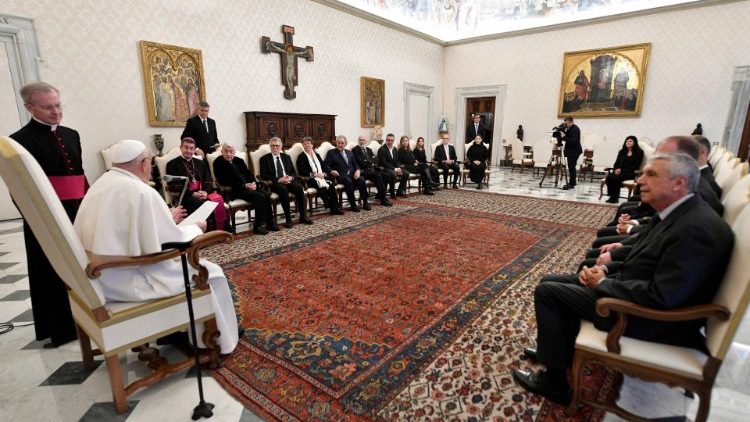 Francisco: 'Ayuden a los jóvenes a dar lo mejor de sí en el servicio al que Dios los llama' Francisco: 'Ayuden a los jóvenes a dar lo mejor de sí en el servicio al que Dios los llama'