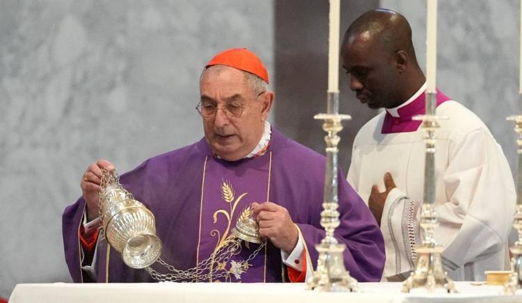 Francisco: con ceniza sobre la cabeza, caminemos hacia la esperanza de la Pascua Francisco: con ceniza sobre la cabeza, caminemos hacia la esperanza de la Pascua