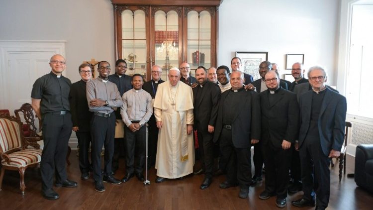 Francisco con los jesuitas: las cuestiones de la Iglesia y de la tierra canadiense Francisco con los jesuitas: las cuestiones de la Iglesia y de la tierra canadiense