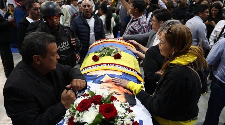 Francisco condena la 'violencia injustificable' en el Ecuador Francisco condena la 'violencia injustificable' en el Ecuador