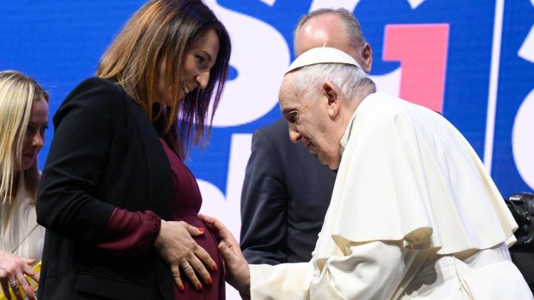 Francisco: 'El reto de la natalidad es una cuestión de esperanza' Francisco: 'El reto de la natalidad es una cuestión de esperanza'