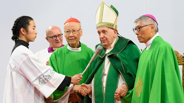 Francisco instó a los católicos chinos a ser 'buenos cristianos y buenos ciudadanos' Francisco instó a los católicos chinos a ser 'buenos cristianos y buenos ciudadanos'