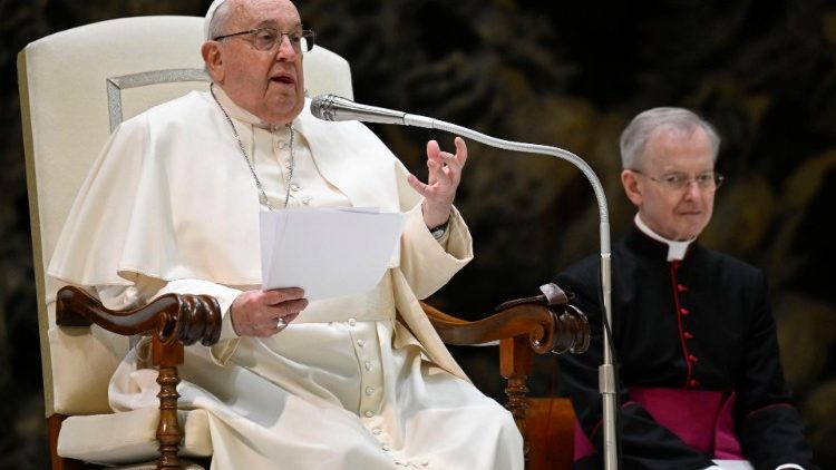Francisco invitó a los fieles a imitar el santo ejemplo y la fe de san José Francisco invitó a los fieles a imitar el santo ejemplo y la fe de san José