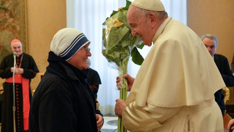 Francisco: La caridad cristiana es cercanía con oración no sólo beneficencia Francisco: La caridad cristiana es cercanía con oración no sólo beneficencia