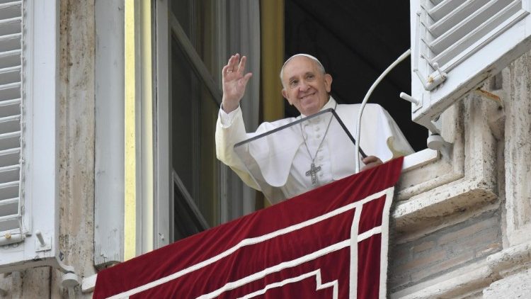 Francisco: 'La Iglesia tiene que acoger a todos sin etiquetas ni prejuicios' Francisco: 'La Iglesia tiene que acoger a todos sin etiquetas ni prejuicios'