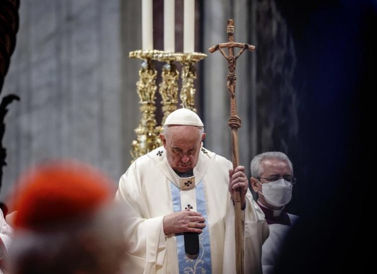 Francisco pide acabar con la violencia contra las mujeres Francisco pide acabar con la violencia contra las mujeres