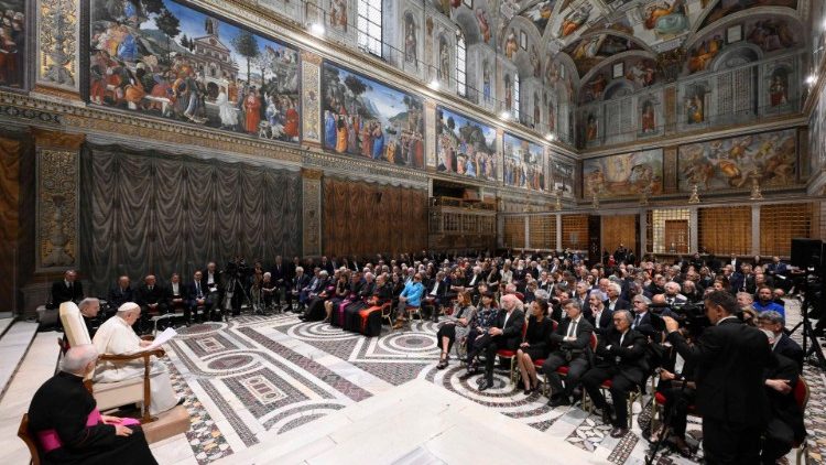 Francisco, a los artistas: 'Den voz a los pobres, necesitados también de arte y belleza' Francisco, a los artistas: 'Den voz a los pobres, necesitados también de arte y belleza'