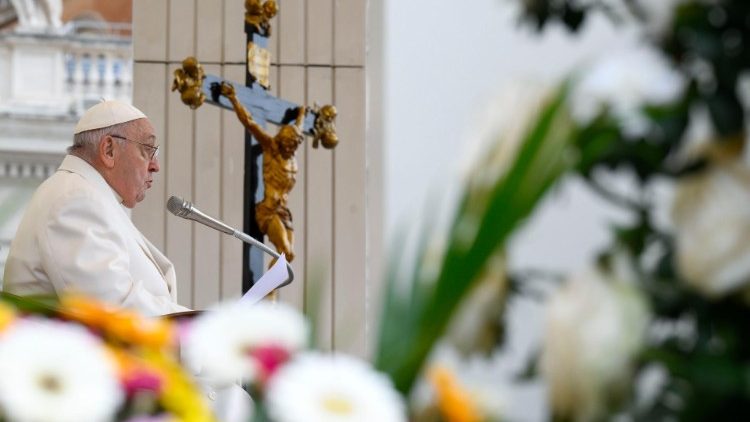 Francisco renueva el llamado a un alto el fuego en Gaza Francisco renueva el llamado a un alto el fuego en Gaza