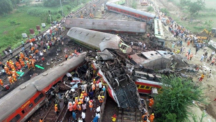 Francisco rezó por las víctimas del accidente de ferroviario en India Francisco rezó por las víctimas del accidente de ferroviario en India