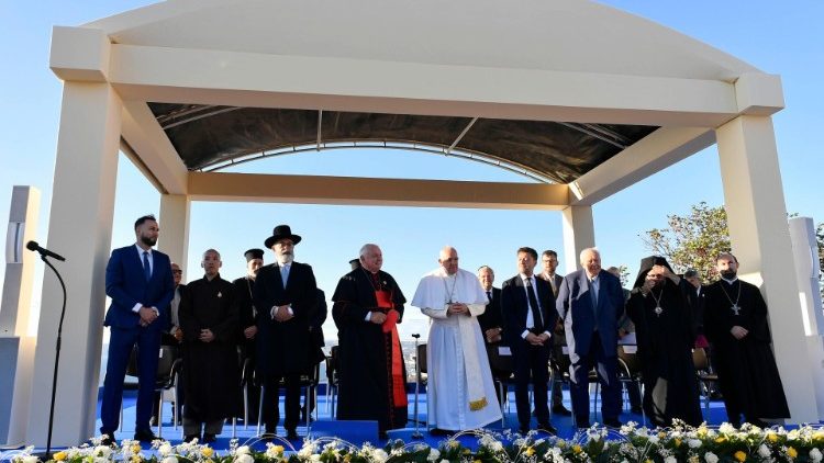 Francisco pidió junto con líderes religiosos por los fallecidos en el Mediterráneo Francisco pidió junto con líderes religiosos por los fallecidos en el Mediterráneo