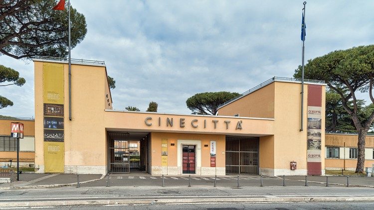 Francisco será el primer Papa en visitar la ciudad cinematográfica Cinecittà Francisco será el primer Papa en visitar la ciudad cinematográfica Cinecittà