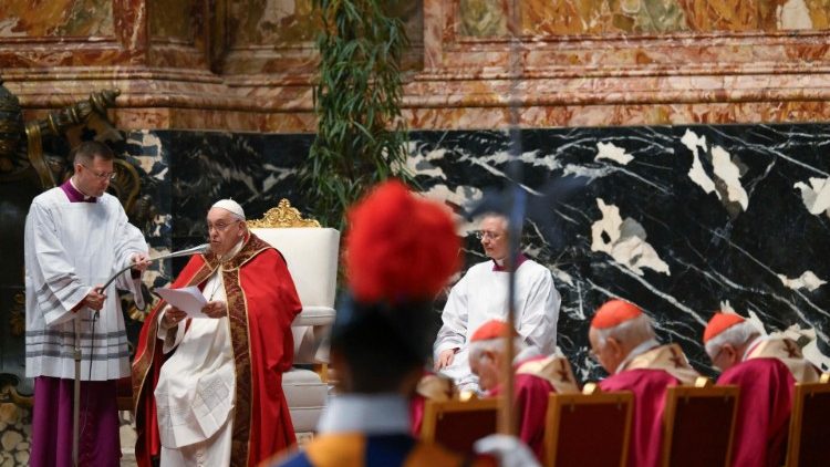 Francisco sobre Benedicto XVI: 'Un humilde trabajador en la viña del Señor' Francisco sobre Benedicto XVI: 'Un humilde trabajador en la viña del Señor'