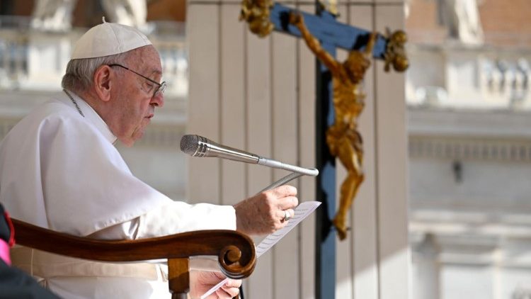 Francisco: 'Suscitar propósitos de paz en quienes tienen responsabilidades políticas' Francisco: 'Suscitar propósitos de paz en quienes tienen responsabilidades políticas'