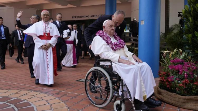 Francisco terminó el viaje más largo de su pontificado y vuela de regreso a Roma Francisco terminó el viaje más largo de su pontificado y vuela de regreso a Roma