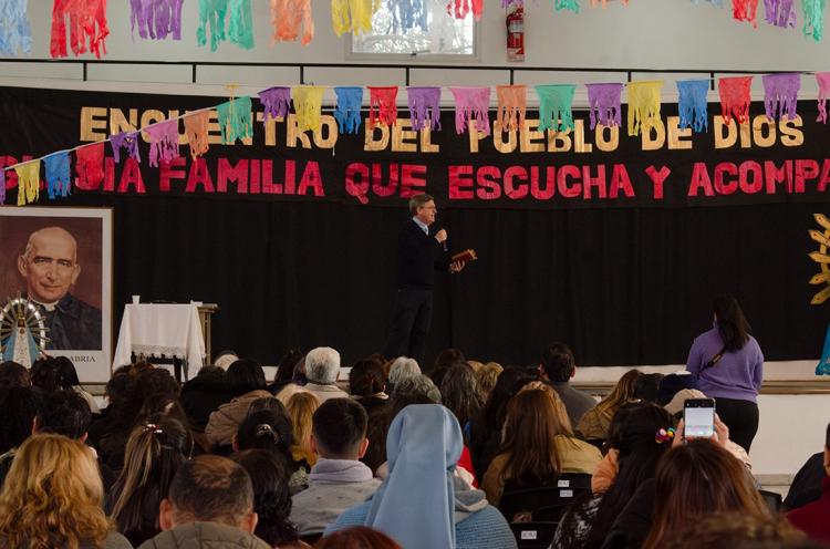 Laferrere: la comunidad se hace familia para acompañar a los caídos Laferrere: la comunidad se hace familia para acompañar a los caídos