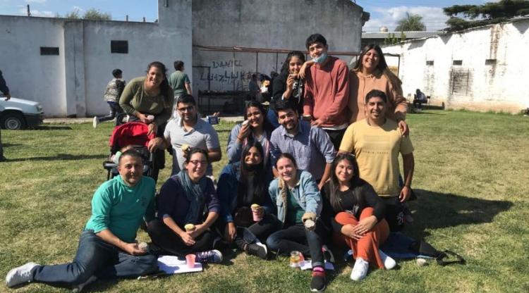 Grupo de jóvenes de Laferrere busca apoyo para realizar su convivencia de verano Grupo de jóvenes de Laferrere busca apoyo para realizar su convivencia de verano