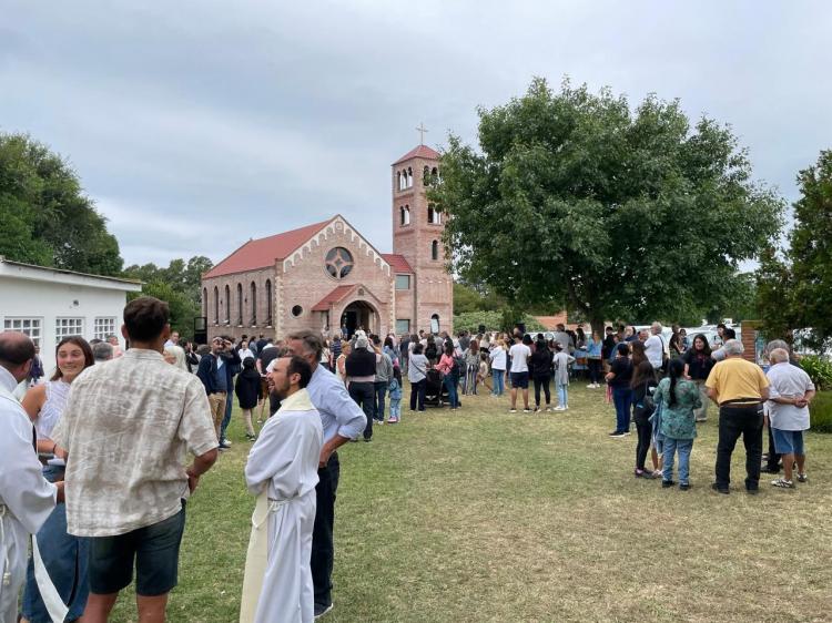 Sierra de los Padres: inauguración y consagración de la nueva capilla La Peregrina Sierra de los Padres: inauguración y consagración de la nueva capilla La Peregrina